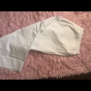 Brand new never worn white cropped pants size 20W
